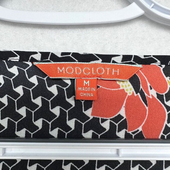 ModCloth Womens Floral Geometric Print Bell Sleeve Top Blouse Size M Retro Black - Picture 3 of 11